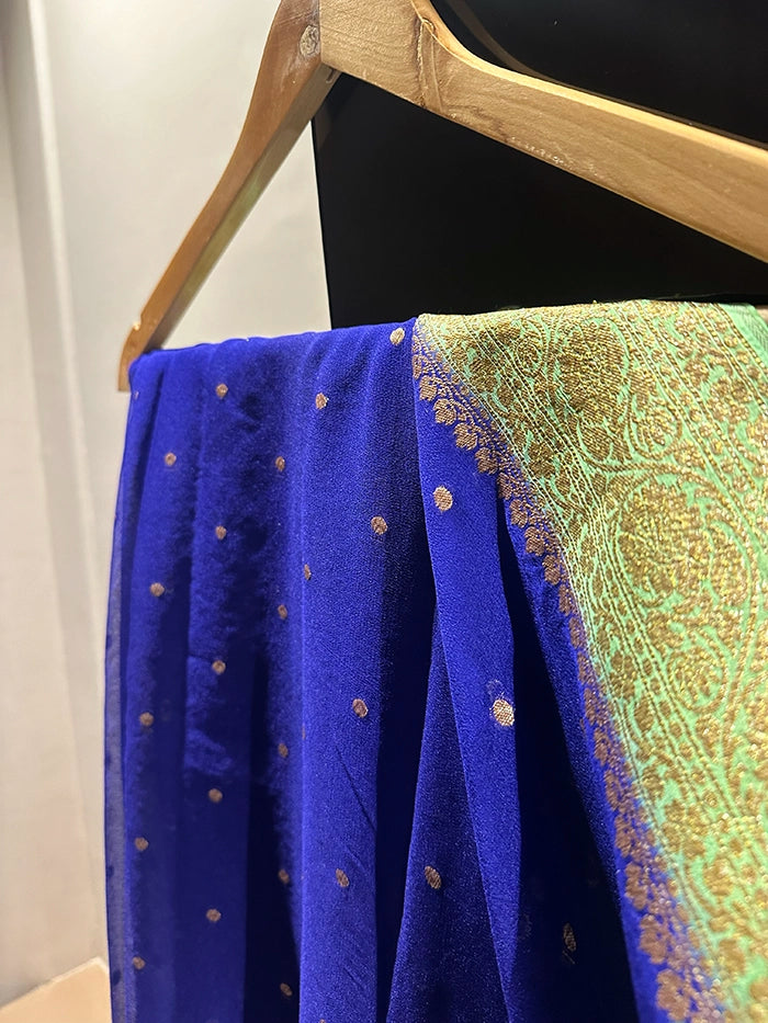 KHADDI GEORGETTE SKIRT BORDER CIRCLE BUTI ANTIQUE ZARI SAREE - CONTRAST BORDER ROYAL BLUE WITH LIGHT GREEN