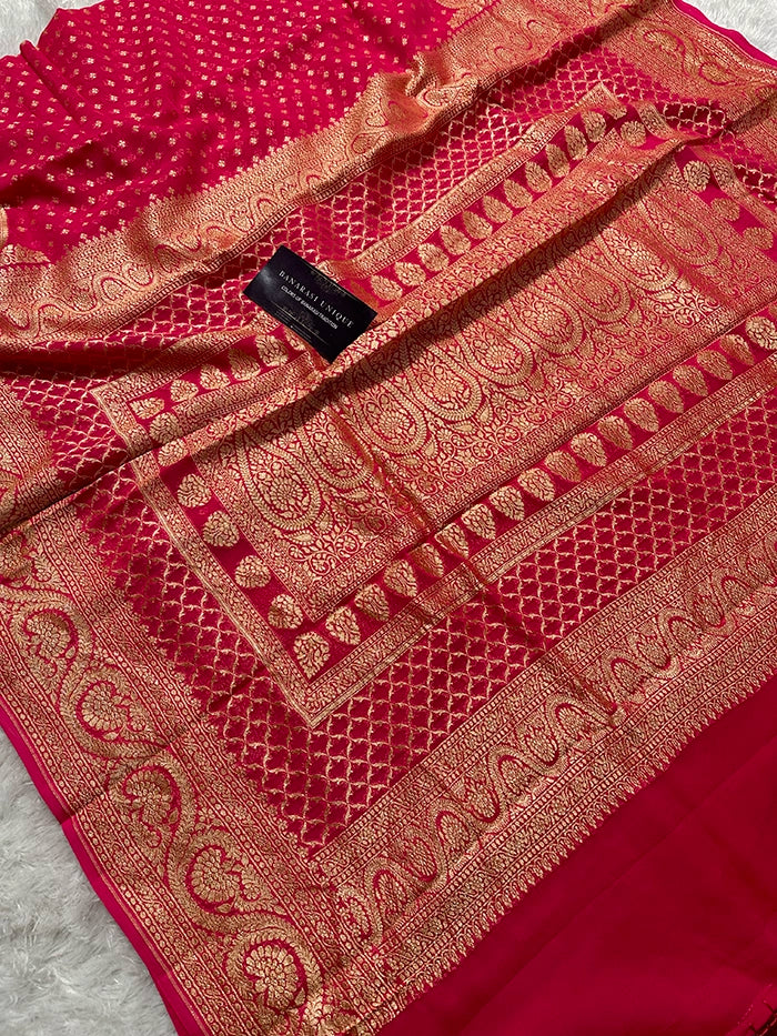 KHADDI GEORGETTE KONIA FOUR-PETAL BUTI GOLD ZARI SAREE - RANI PINK