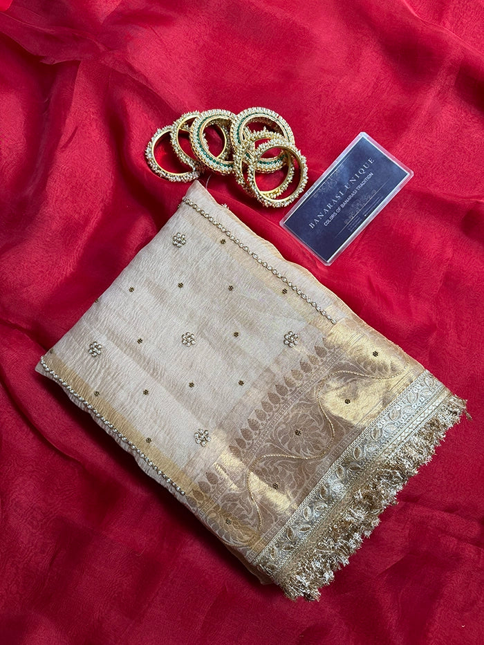 CRUSHED FLORAL BUTI SAREE - IVORY