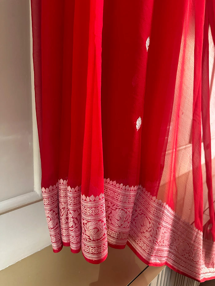 KHADDI CHIFFON SILVER ZARI KADHUWA SAREE - DEEP RED