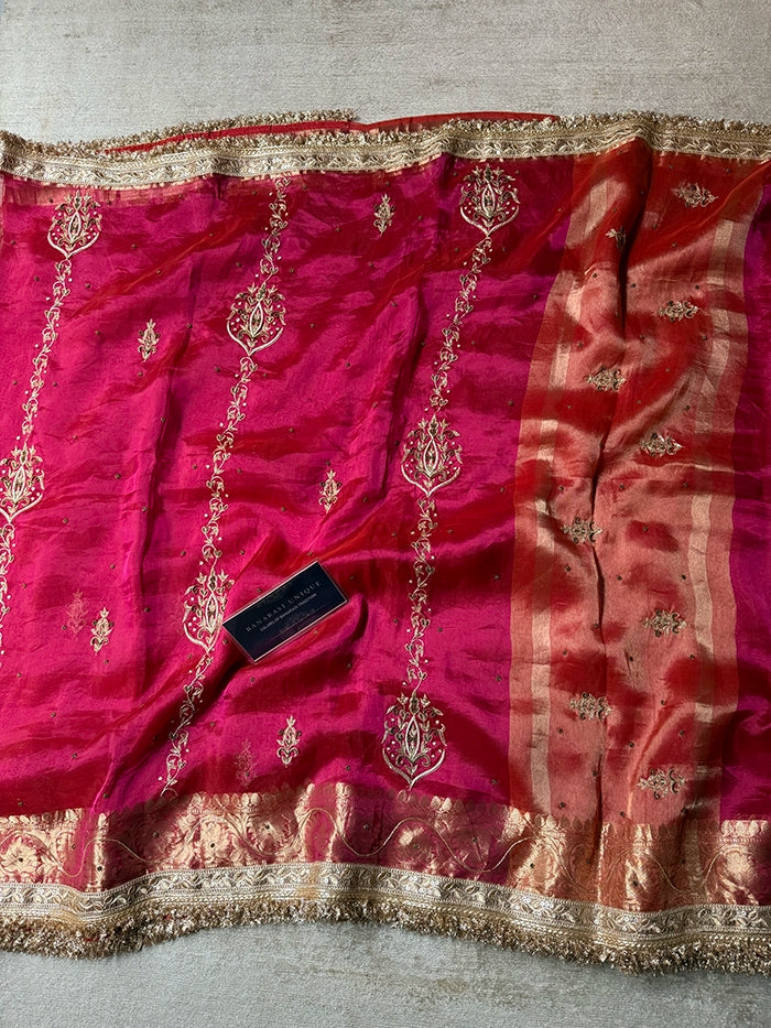 VERTICAL ARCH-SHAPED VINE DESIGN - DHOOP CHAAV PINK and ORANGE
