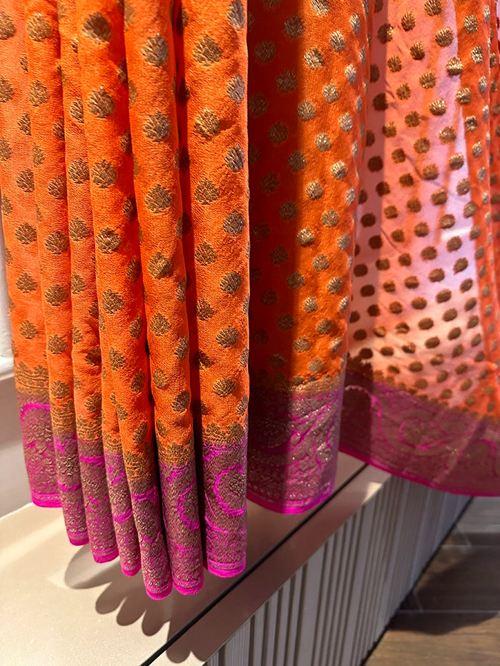 KHADDI GEORGETTE DOLLAR BUTI ANTIQUE ZARI SAREE - CONTRAST BORDER ORANGE WITH PINK