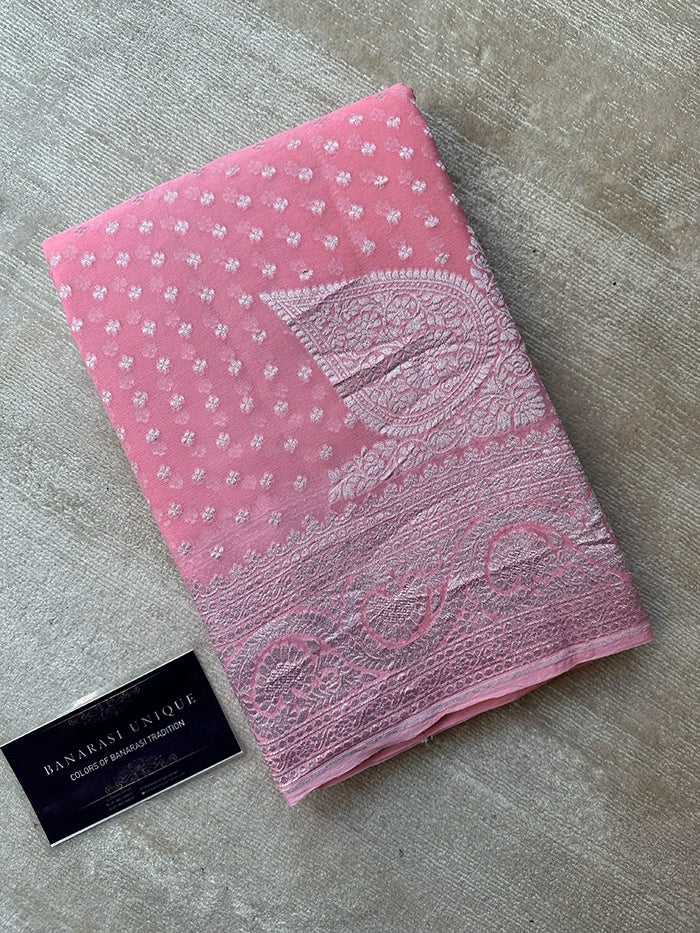 KHADDI GEORGETTE KONIA FOUR-PETAL BUTI SILVER ZARI SAREE - POWDER PASTEL PINK