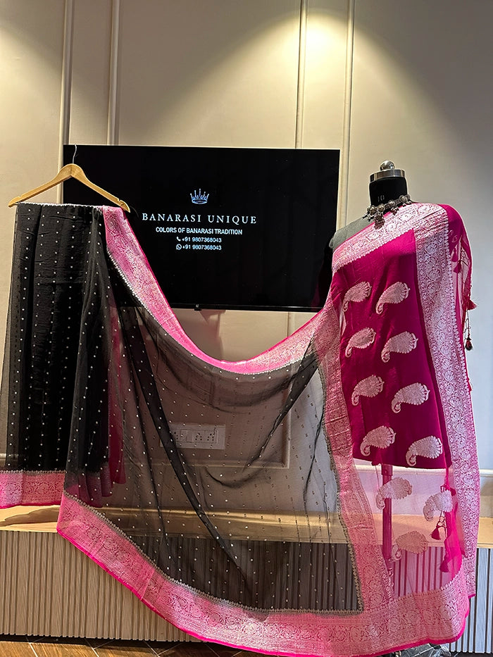 KHADDI CHIFFON HAZARA BUTI SAREE - CONTRAST BORDER BLACK WITH PINK