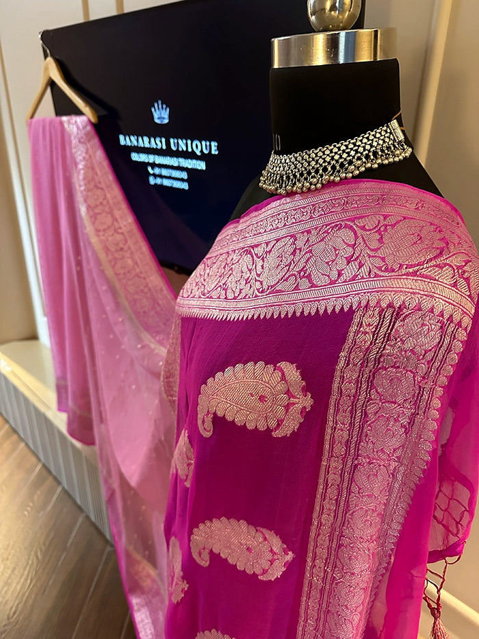 KHADDI CHIFFON HAZARA BUTI SAREE - CONTRAST BORDER PINK WITH LAVENDER