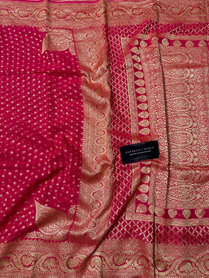 KHADDI GEORGETTE KONIA FOUR-PETAL BUTI GOLD ZARI SAREE - RANI PINK