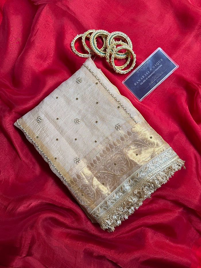 CRUSHED FLORAL BUTI SAREE - IVORY