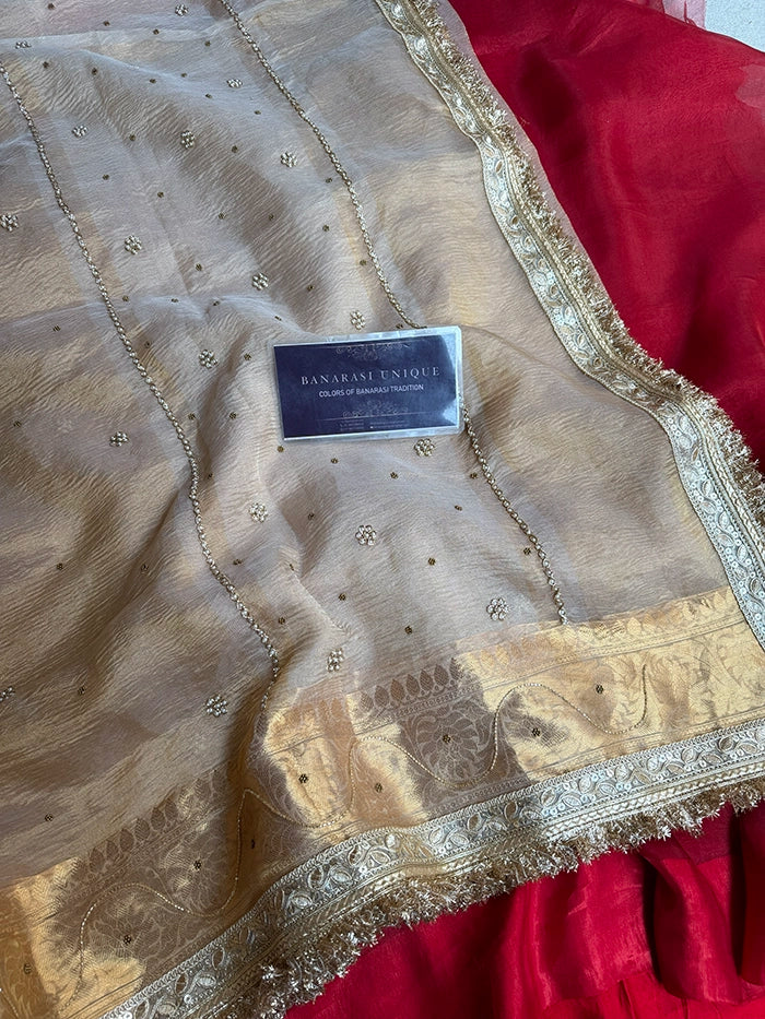 CRUSHED FLORAL BUTI SAREE - IVORY