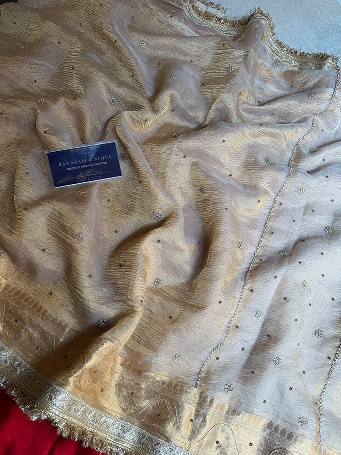 CRUSHED FLORAL BUTI SAREE - IVORY