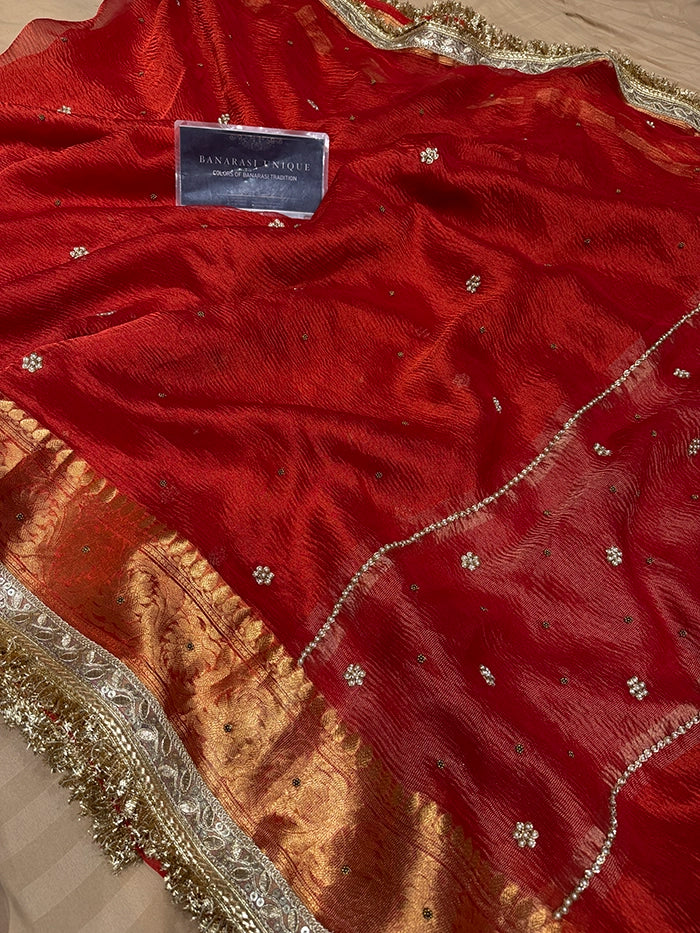 CRUSHED FLORAL BUTI SAREE - RED