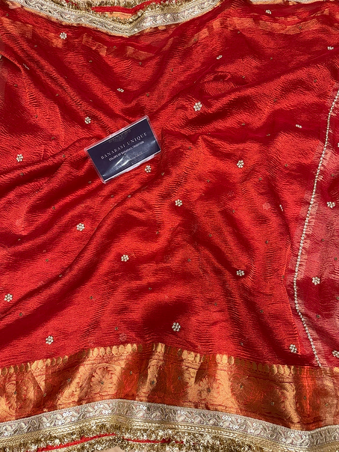 CRUSHED FLORAL BUTI SAREE - RED
