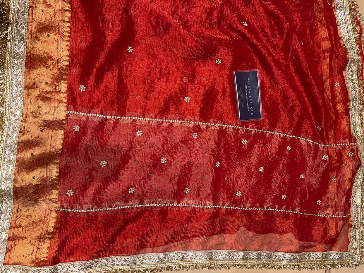 CRUSHED FLORAL BUTI SAREE - RED