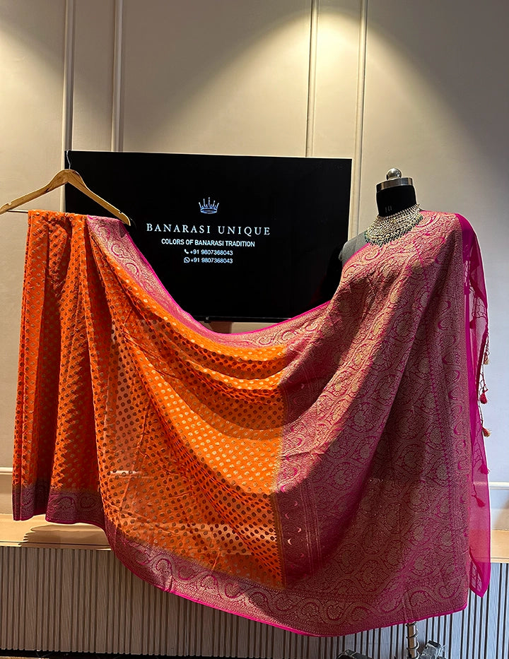 KHADDI GEORGETTE DOLLAR BUTI ANTIQUE ZARI SAREE - CONTRAST BORDER ORANGE WITH PINK