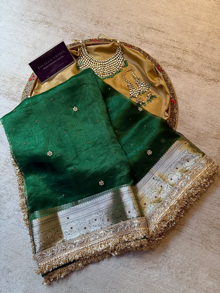 PLAIN FLORAL BUTI SAREE - FOREST GREEN