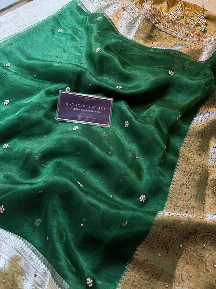 PLAIN FLORAL BUTI SAREE - FOREST GREEN