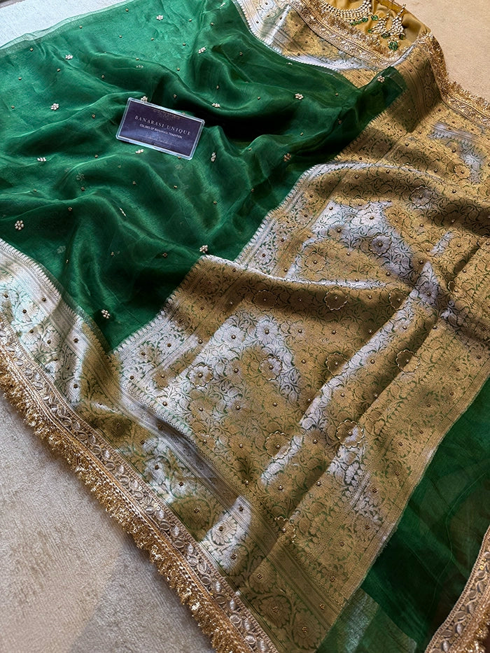 PLAIN FLORAL BUTI SAREE - FOREST GREEN